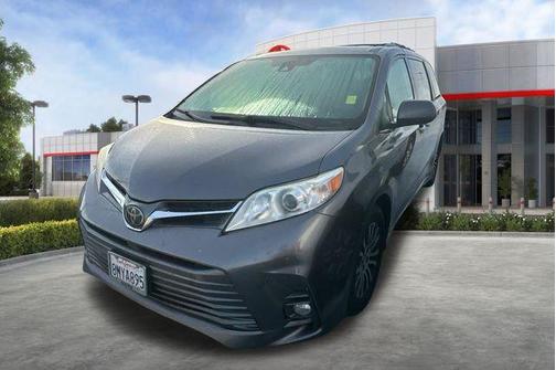 2020 Toyota Sienna XLE Premium