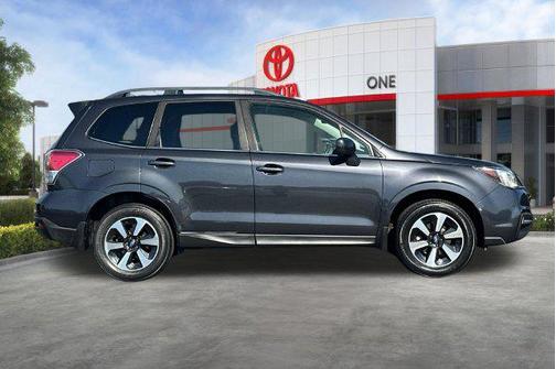 Dark Gray Metallic 2017 Subaru Forester 2.5i Limited
