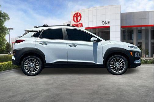 Chalk White 2020 Hyundai KONA SEL