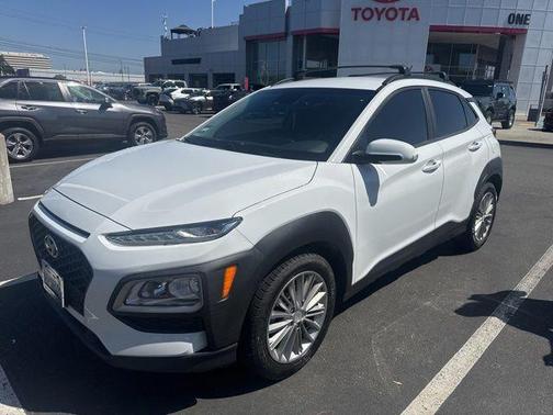 Chalk White 2020 Hyundai KONA SEL