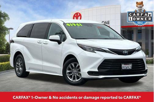 2025 Toyota Sienna LE