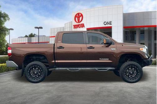 Sunset Bronze Mica 2017 Toyota Tundra SR5