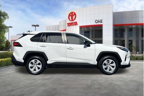 Ice Cap 2024 Toyota RAV4 LE