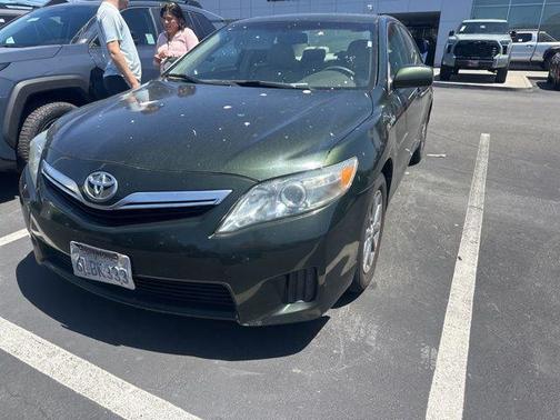 Green 2010 Toyota Camry Hybrid SE