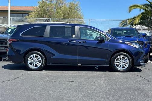2024 Toyota Sienna Limited 7-Passenger