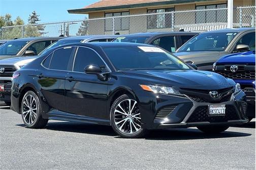 2019 Toyota Camry SE