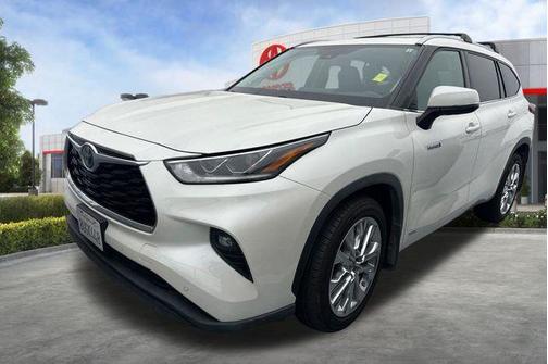 Blizzard Pearl 2021 Toyota Highlander Hybrid Limited
