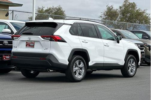 2025 Toyota RAV4 Hybrid LE