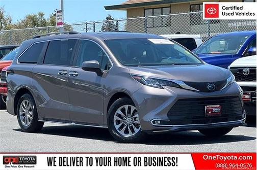 2023 Toyota Sienna XLE 8 Passenger