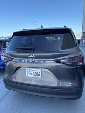 2023 Toyota Sienna XLE 8 Passenger