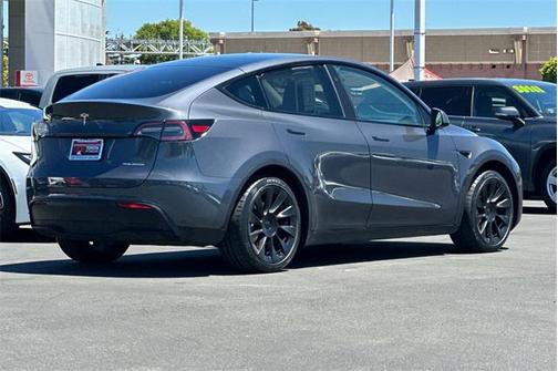 2023 Tesla Model Y Long Range Dual Motor All-Wheel Drive