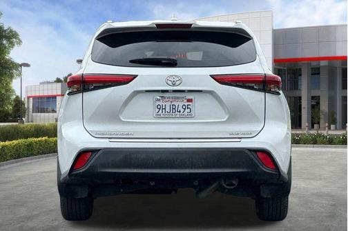 Wind Chill Pearl 2023 Toyota Highlander XLE