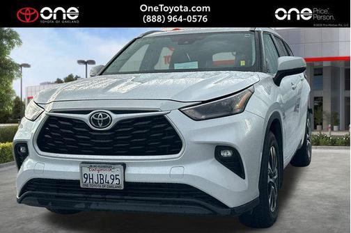 Wind Chill Pearl 2023 Toyota Highlander XLE