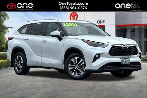 Wind Chill Pearl 2023 Toyota Highlander XLE