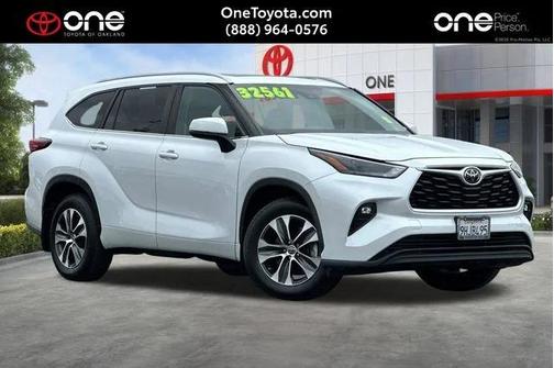 Wind Chill Pearl 2023 Toyota Highlander XLE