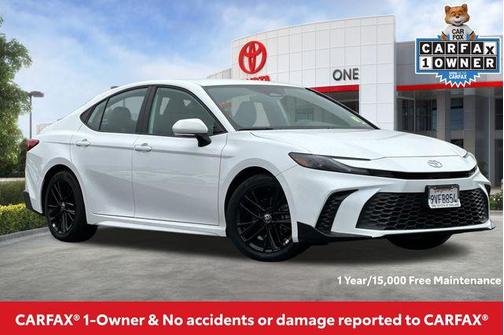 Ice Cap 2025 Toyota Camry SE