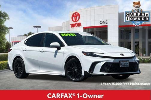 Ice Cap 2025 Toyota Camry SE