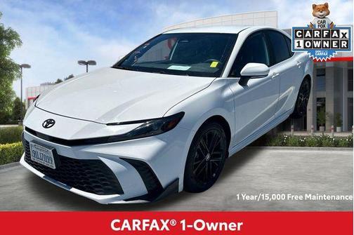 Ice Cap 2025 Toyota Camry SE