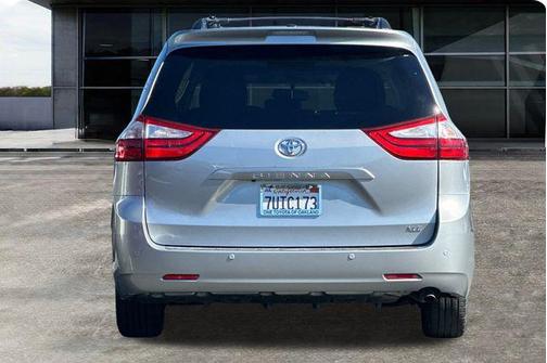2016 Toyota Sienna XLE Premium