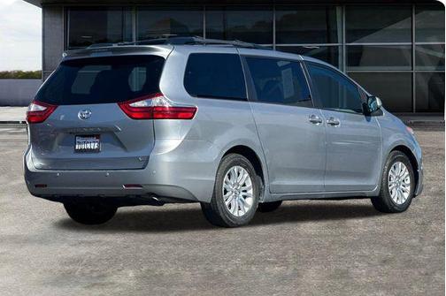 2016 Toyota Sienna XLE Premium