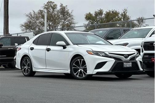 2019 Toyota Camry SE