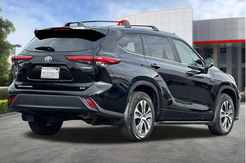 2023 Toyota Highlander Hybrid XLE