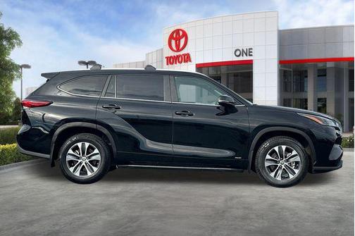 2023 Toyota Highlander Hybrid XLE