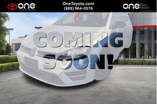 2016 Volkswagen Golf R 4-Door w/DCC & Navigation