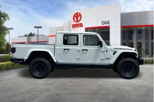 Bright White Clearcoat 2021 Jeep Gladiator Rubicon