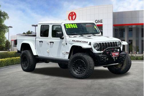 Bright White Clearcoat 2021 Jeep Gladiator Rubicon