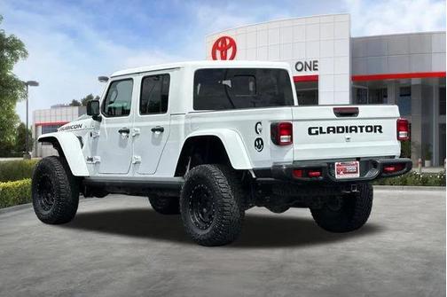 Bright White Clearcoat 2021 Jeep Gladiator Rubicon