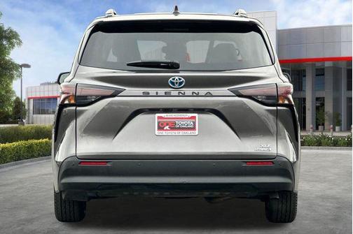 2024 Toyota Sienna XLE