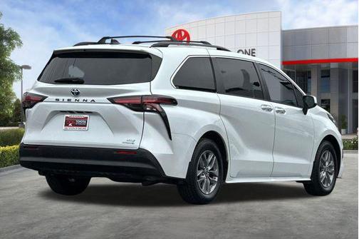 2022 Toyota Sienna XLE