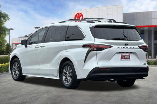2022 Toyota Sienna XLE