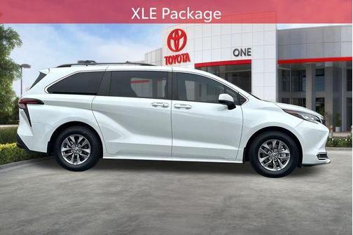 2022 Toyota Sienna XLE