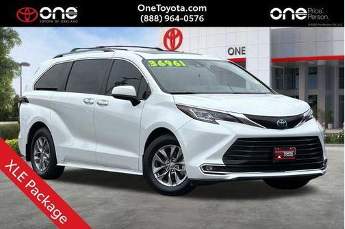 2022 Toyota Sienna XLE