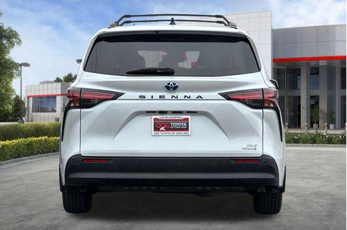 2022 Toyota Sienna XLE