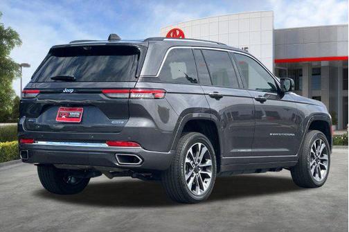 Baltic Gray Metallic Clearcoat 2023 Jeep Grand Cherokee 4xe Overland
