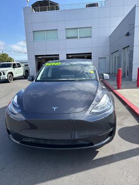 2024 Tesla Model Y Long Range Dual Motor All-Wheel Drive