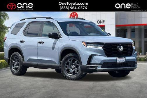 Gray 2025 Honda Pilot TrailSport
