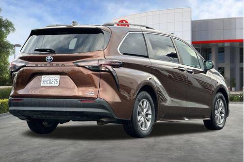 2023 Toyota Sienna XLE