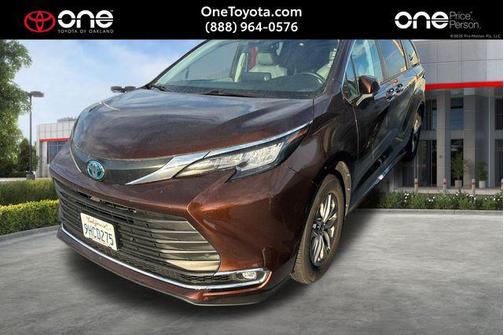 2023 Toyota Sienna XLE