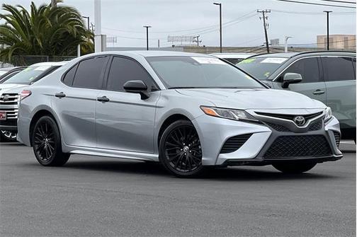 2020 Toyota Camry SE
