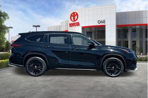 Midnight Black Metallic 2023 Toyota Highlander XSE