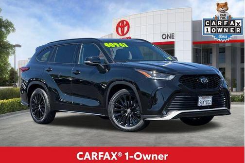 Midnight Black Metallic 2023 Toyota Highlander XSE