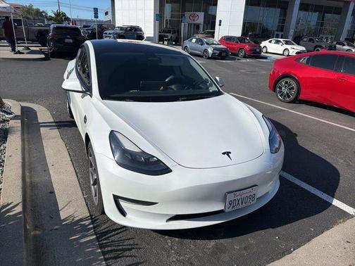 Pearl White Multi-Coat 2023 Tesla Model 3 Long Range
