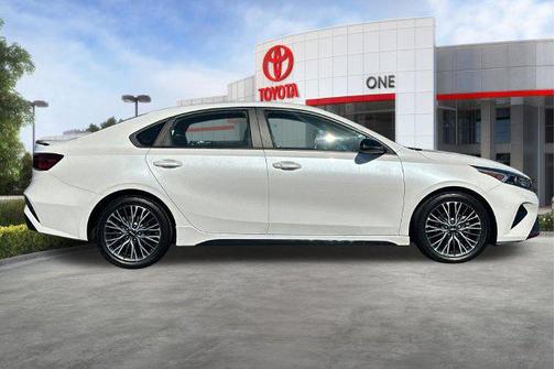 Snow White Pearl 2024 Kia Forte GT-Line