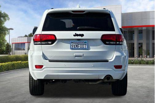 Bright White Clearcoat 2021 Jeep Grand Cherokee Laredo