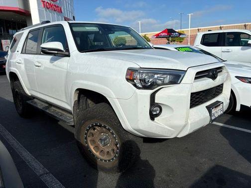 Ice Cap 2024 Toyota 4Runner SR5 Premium