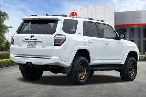 Ice Cap 2024 Toyota 4Runner SR5 Premium